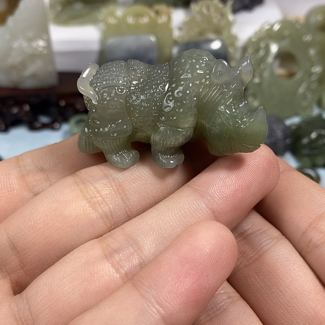 和田玉未镶嵌挂件