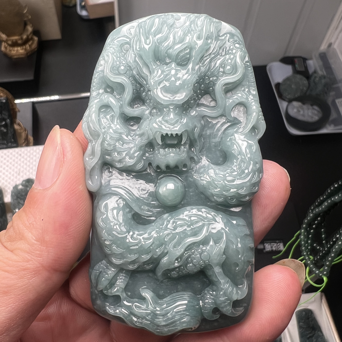 纯天然A货翡翠《龙牌》挂件