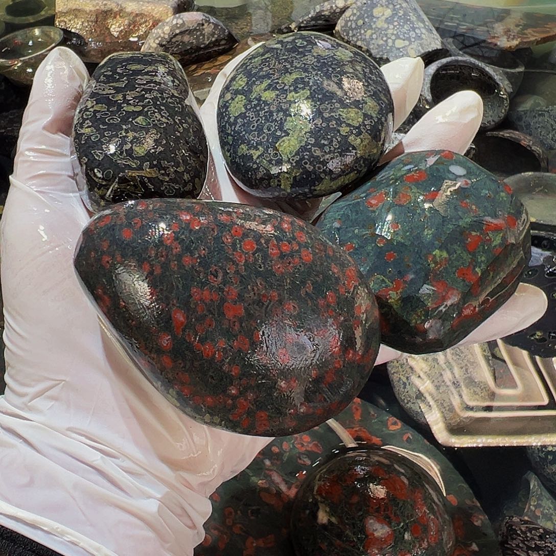 枭***雄梅花玉鱼缸石茶周边微瑕不退不换