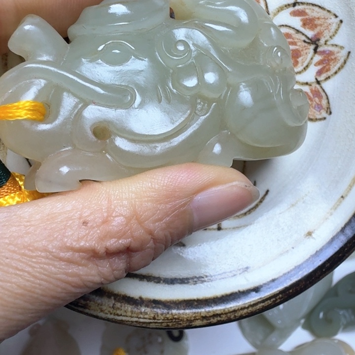 瓷片我**音新号开播瓷器盘子