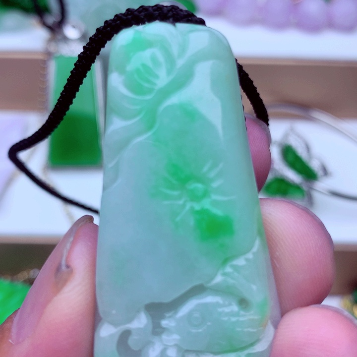 翡翠未镶嵌吊坠(不含链)