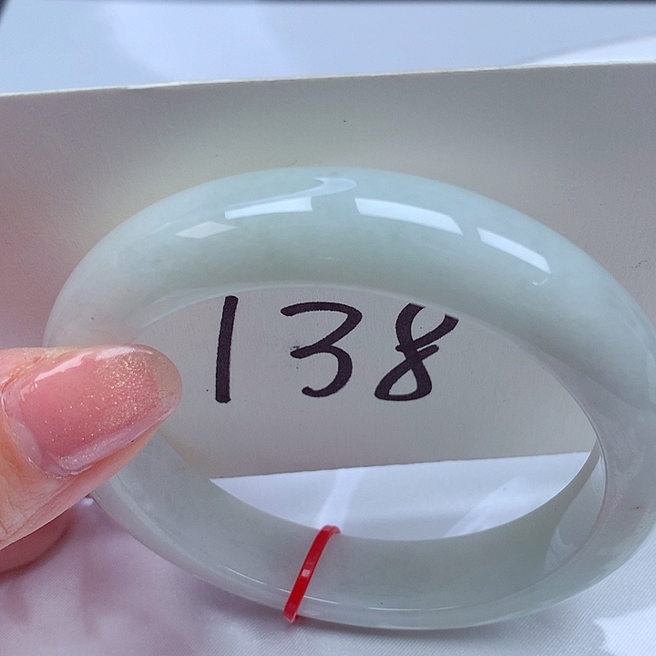 翡翠手镯未镶嵌翡翠