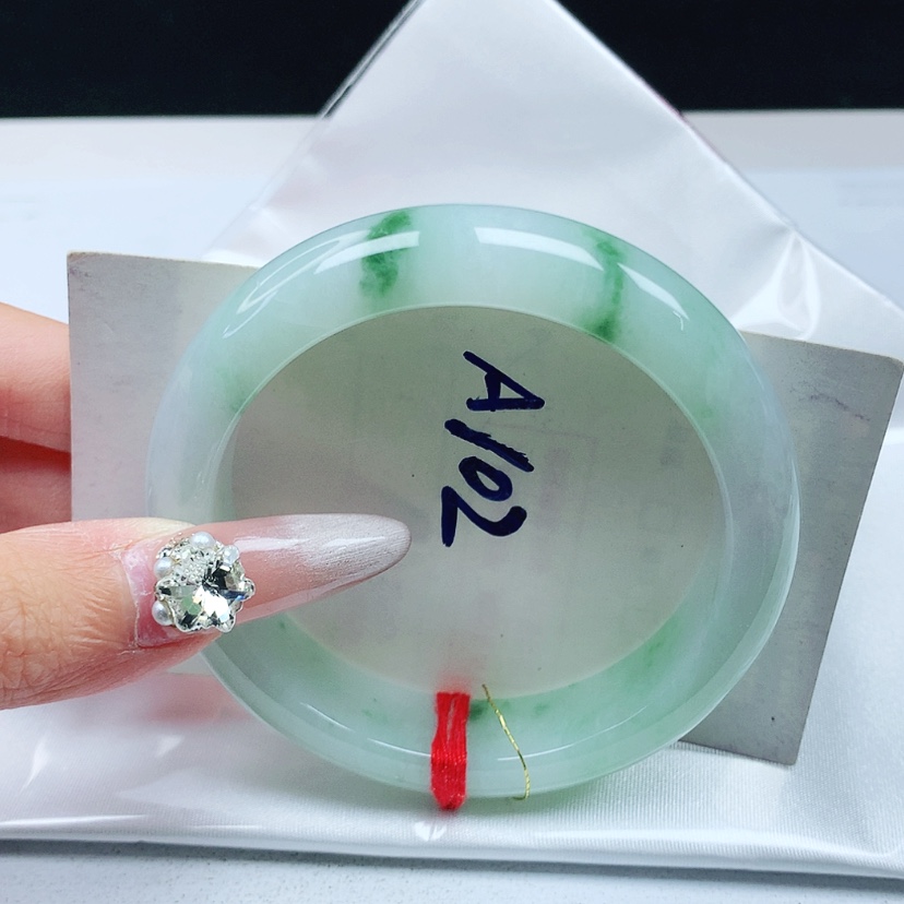 【闪购商品】翡翠手镯未镶嵌55.4圈