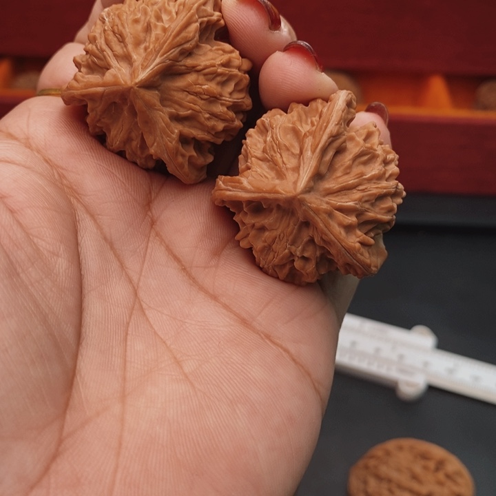 把件桃核盘山三棱37