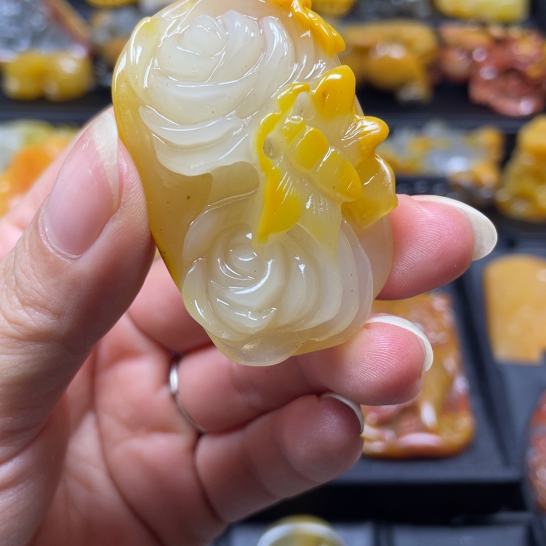 石英质玉（黄龙玉）未镶嵌吊坠(不含链)