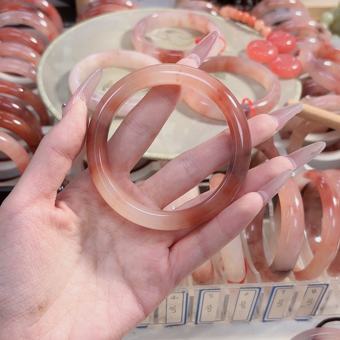 石英质玉手镯未镶嵌小*子