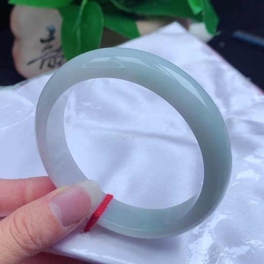 翡翠手镯未镶嵌       正圈60