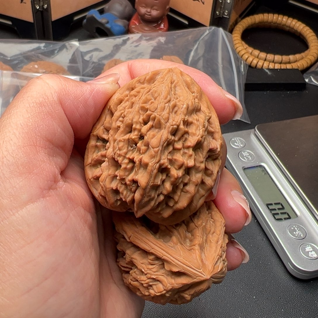 文玩核桃把件流****年虎头王41