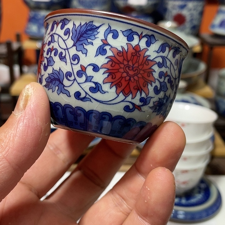 微瑕釉里红小客杯