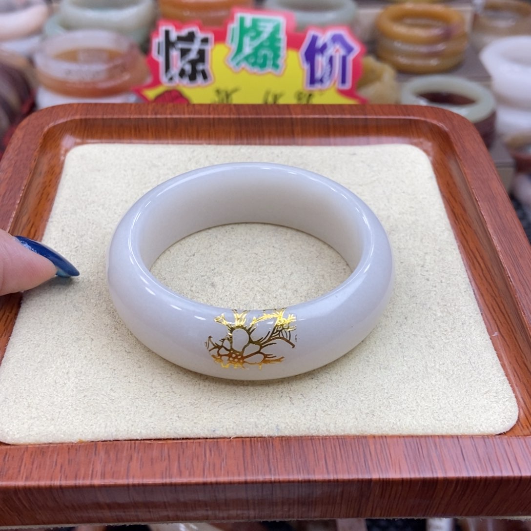 石英质玉未镶嵌手镯