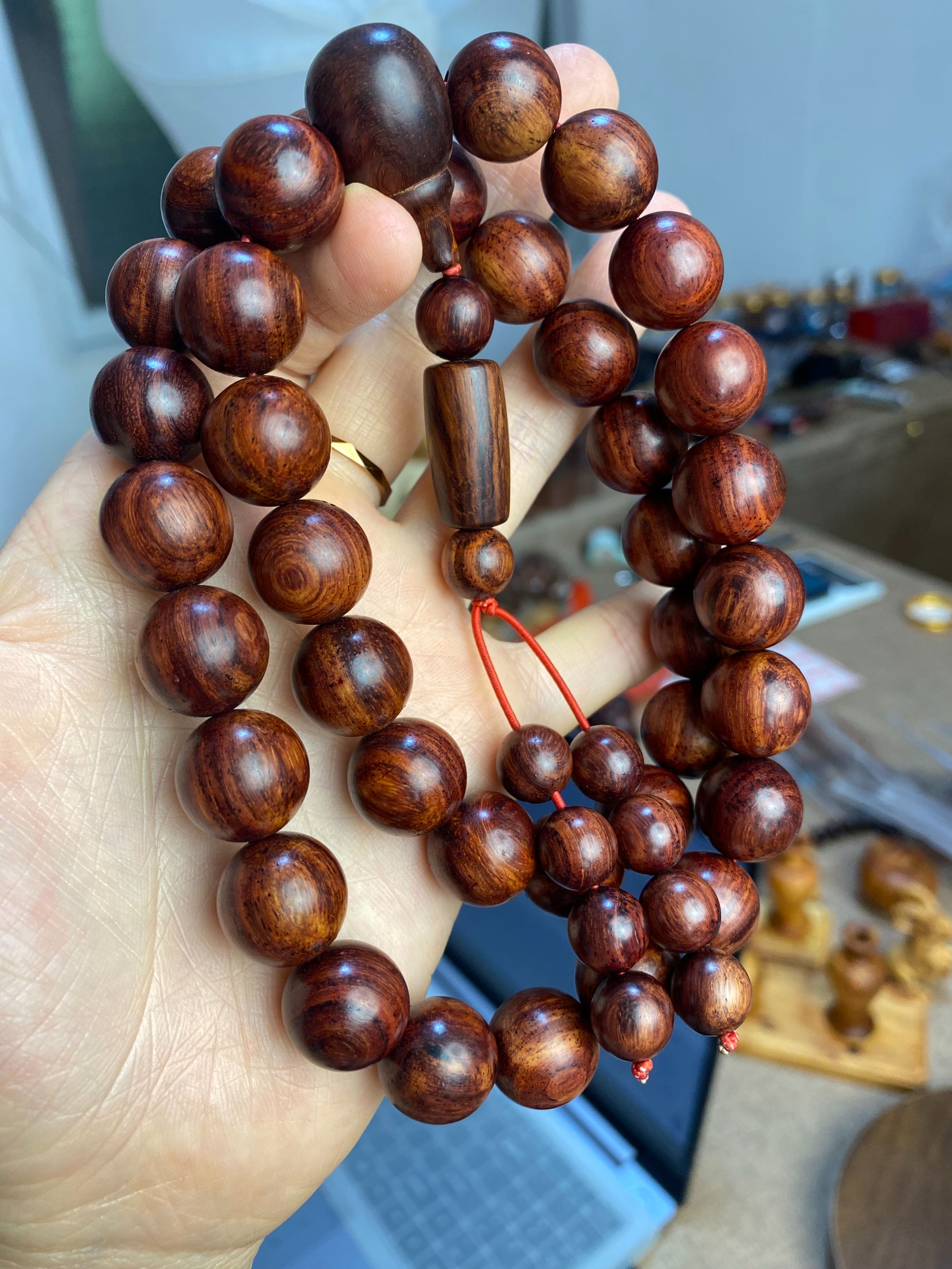 海南黄花梨野料火山口15mm49颗纯手工手持