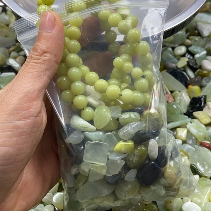 蛇纹石玉鱼缸石未镶嵌