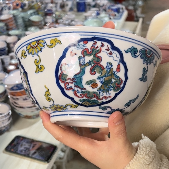 瓷片///////////直径20厘米…….红。