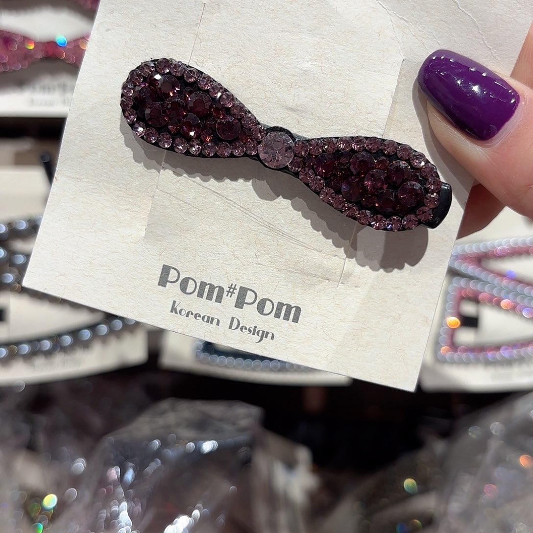 皮质铁合金深紫色压夹一个