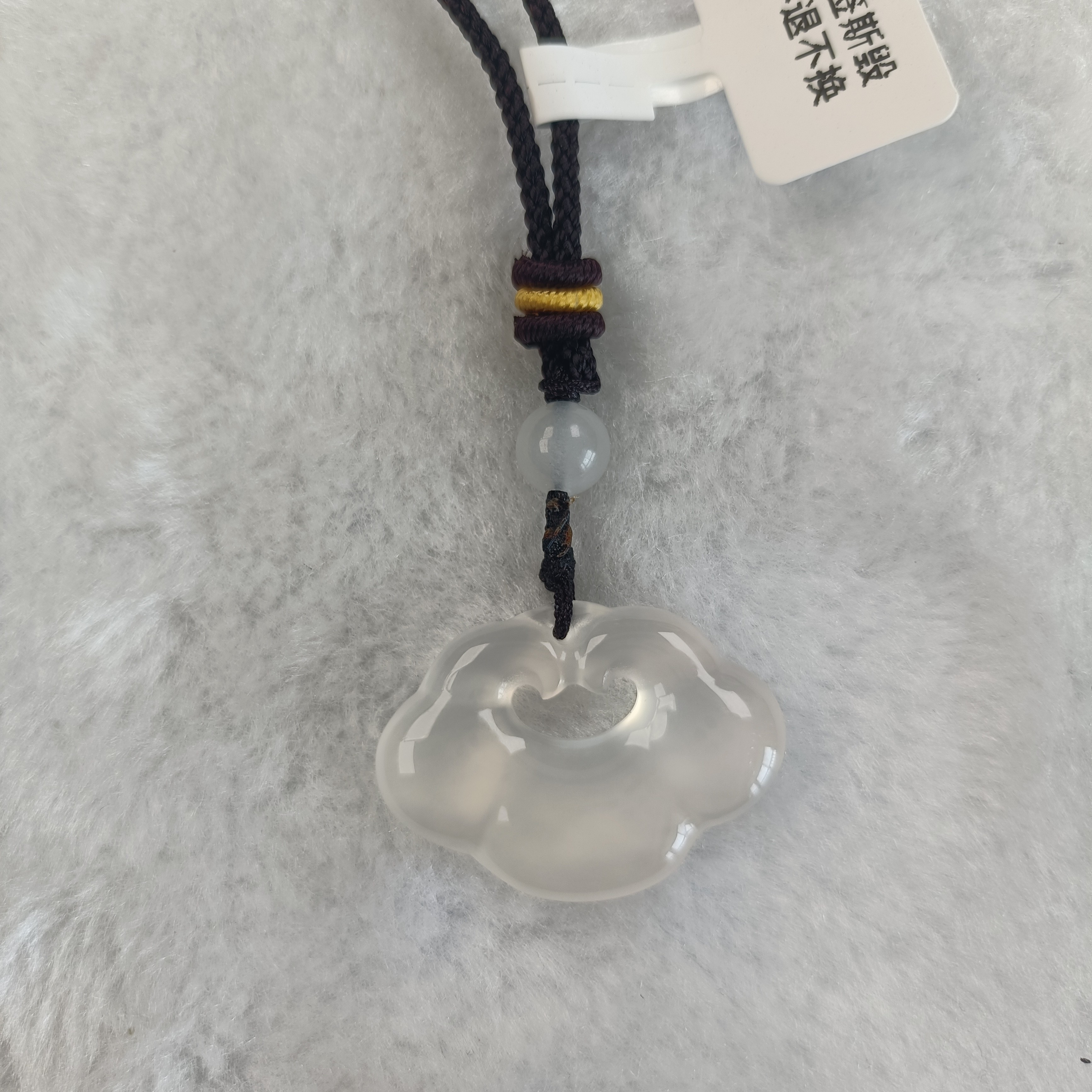 精品玛瑙冰透祥云锁