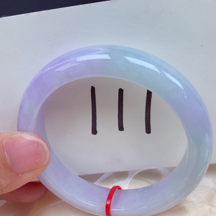 翡翠手镯未镶嵌翡翠