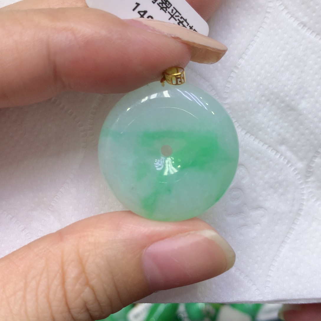 颈饰18K金镶嵌翡翠