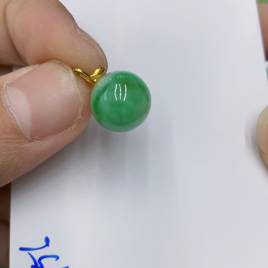 翡翠颈饰18K金镶嵌翡翠