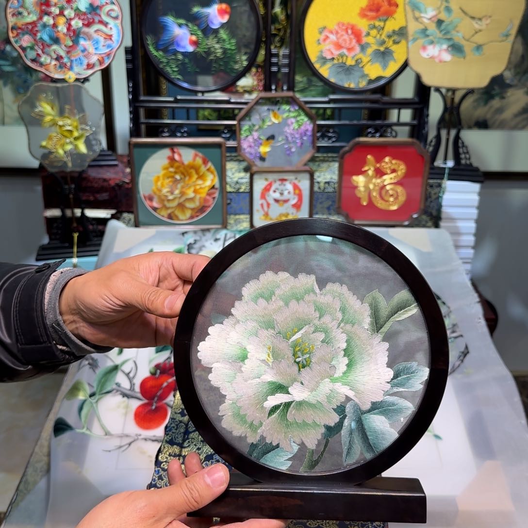 刺绣刺绣工艺精湛