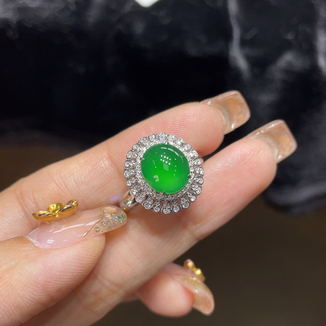 翡翠颈饰18K金镶嵌天然缅甸翡翠