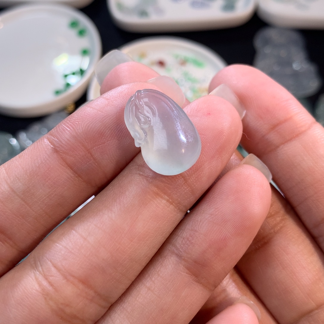 翡翠裸石未镶嵌胖钱袋