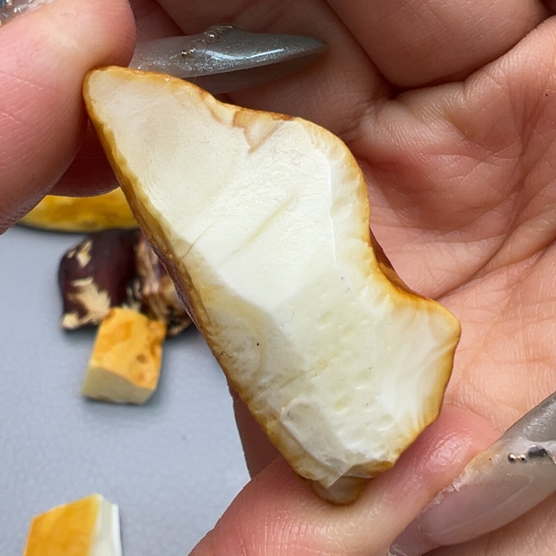 定制琥珀未镶嵌蜜蜡