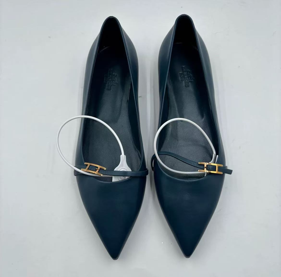 全新未使用 Hermes/爱马仕 小尖头平跟鞋/37.5