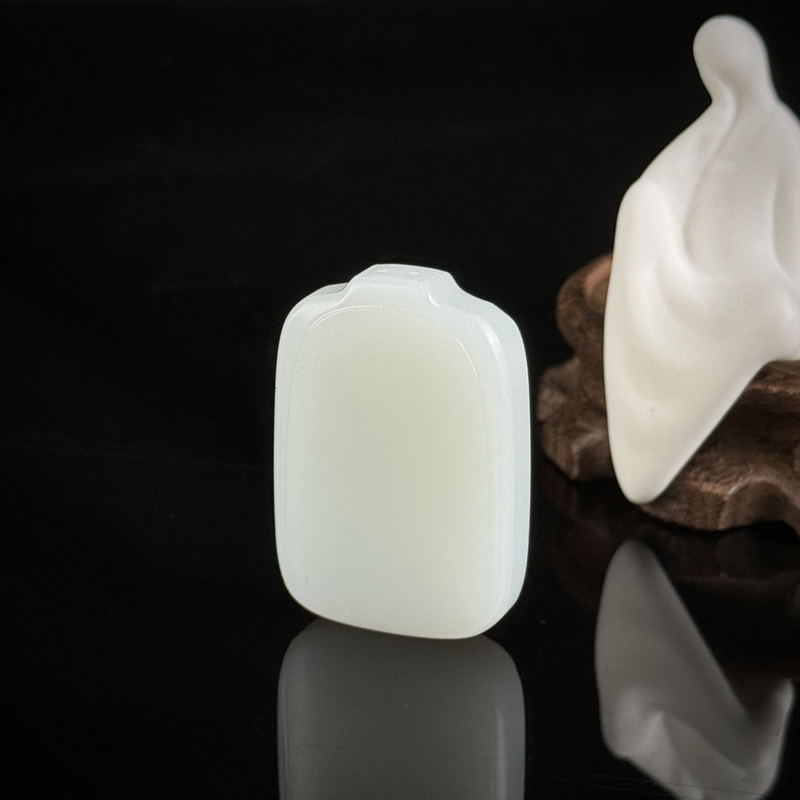 约53*36*12mm和田玉白玉无事牌吊坠