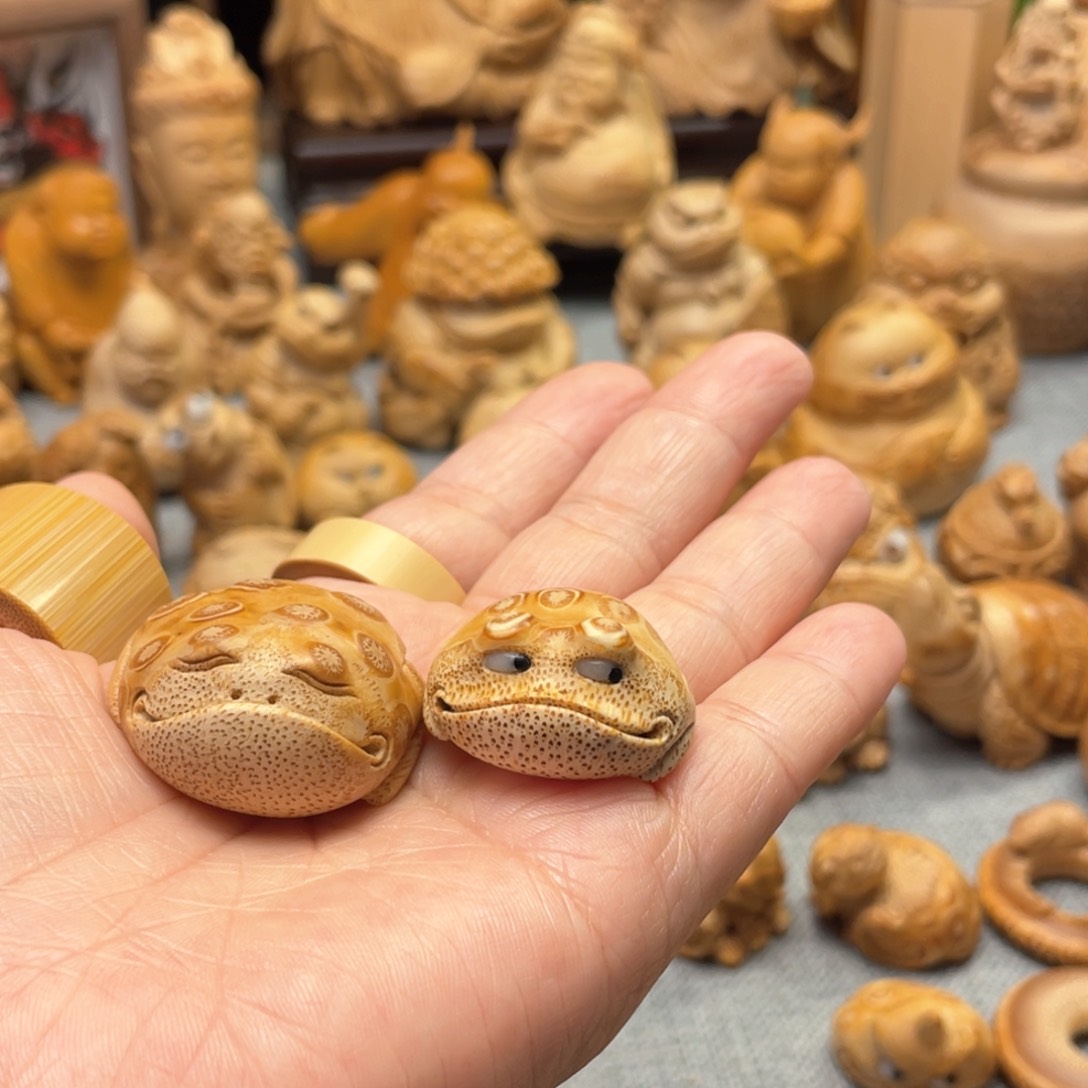 竹蜫竹根雕小金蟾2个