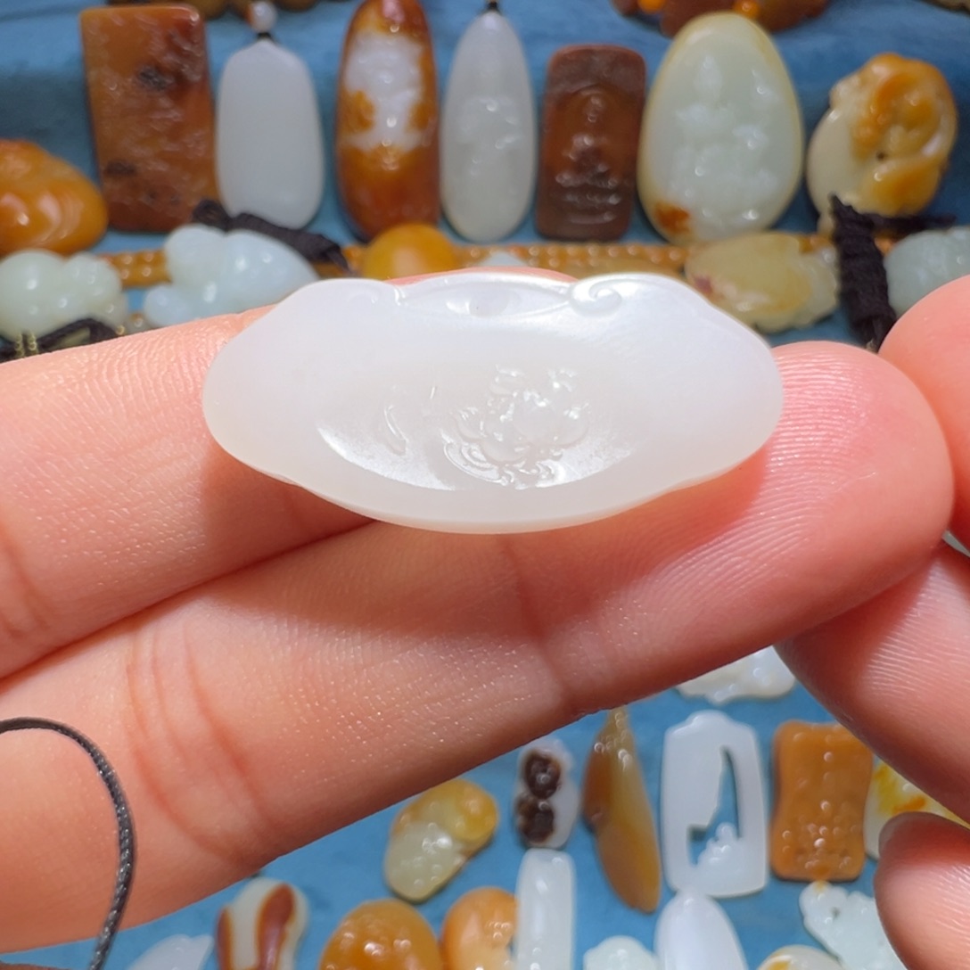 和田玉未镶嵌挂件