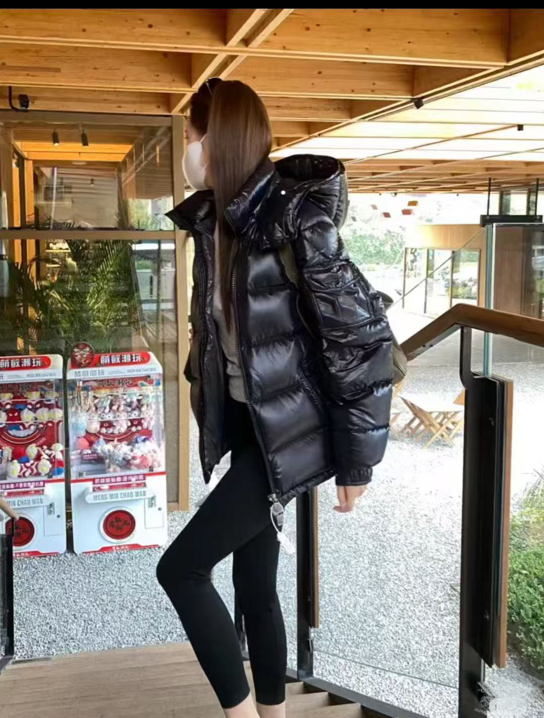  （小雨推荐）亮面翻领短款圆领收口袖连帽韩版时尚冬季羽绒服