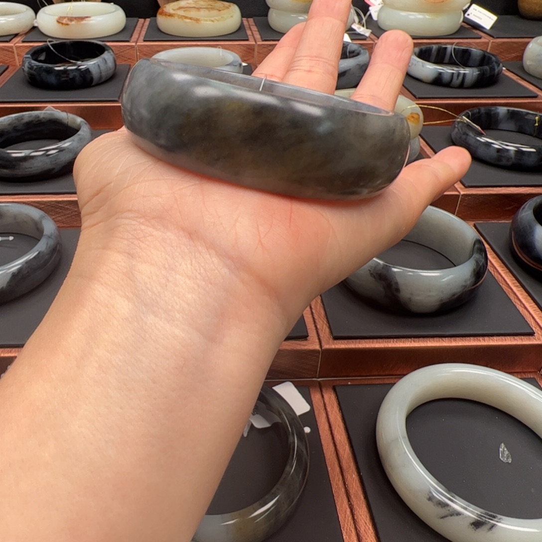 和田玉未镶嵌手镯60圈口