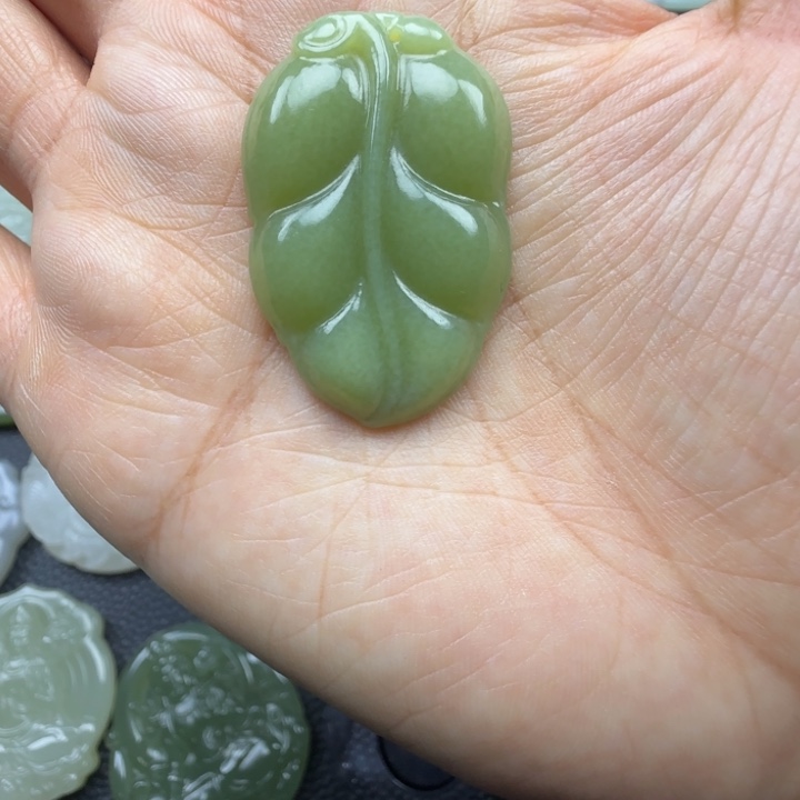 和田玉未镶嵌珠宝奇石