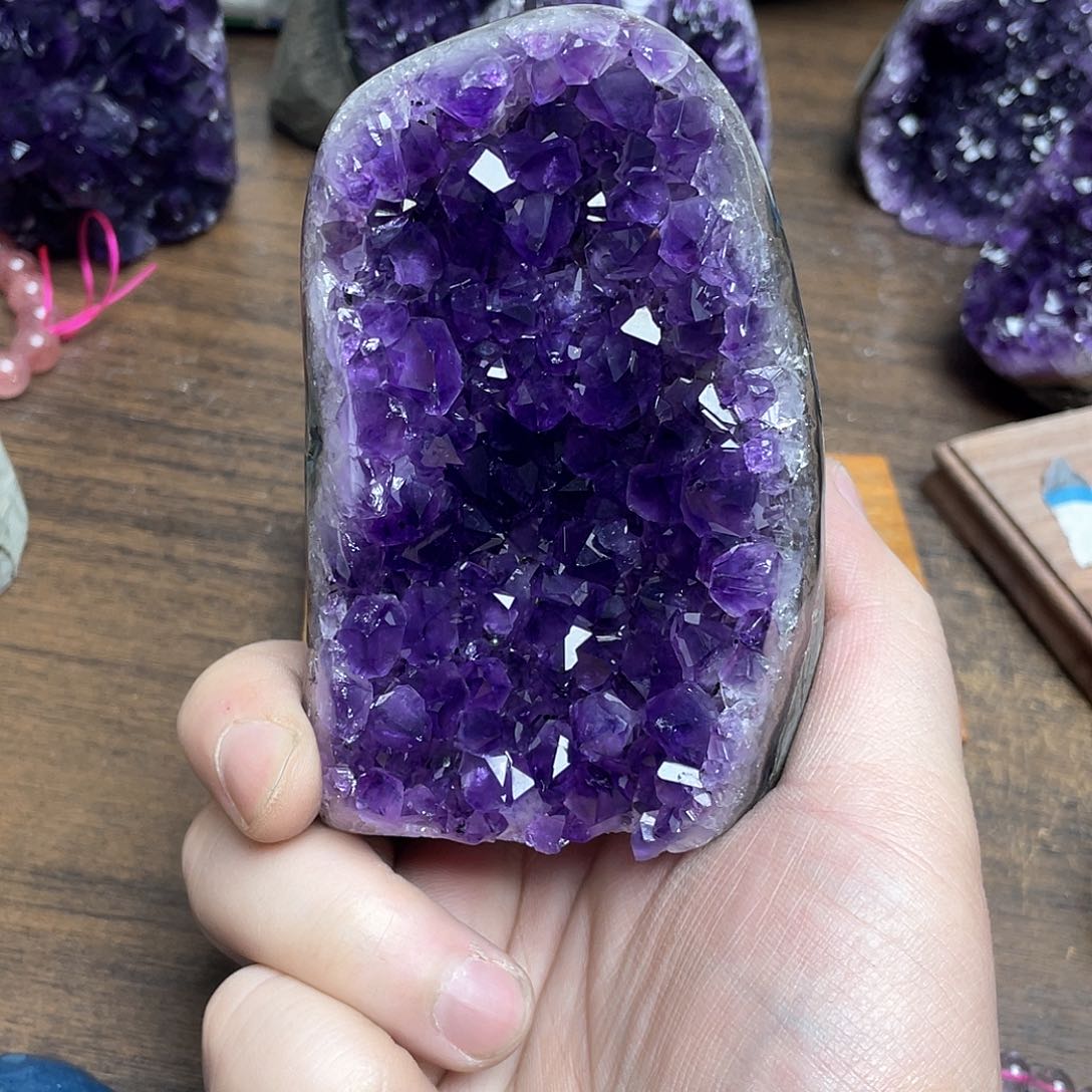 紫晶大型摆件（非配饰）未镶嵌