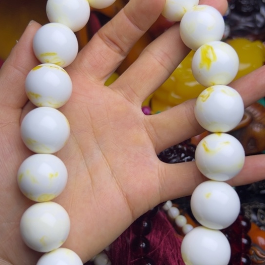 琥珀未镶嵌手链蜜蜡