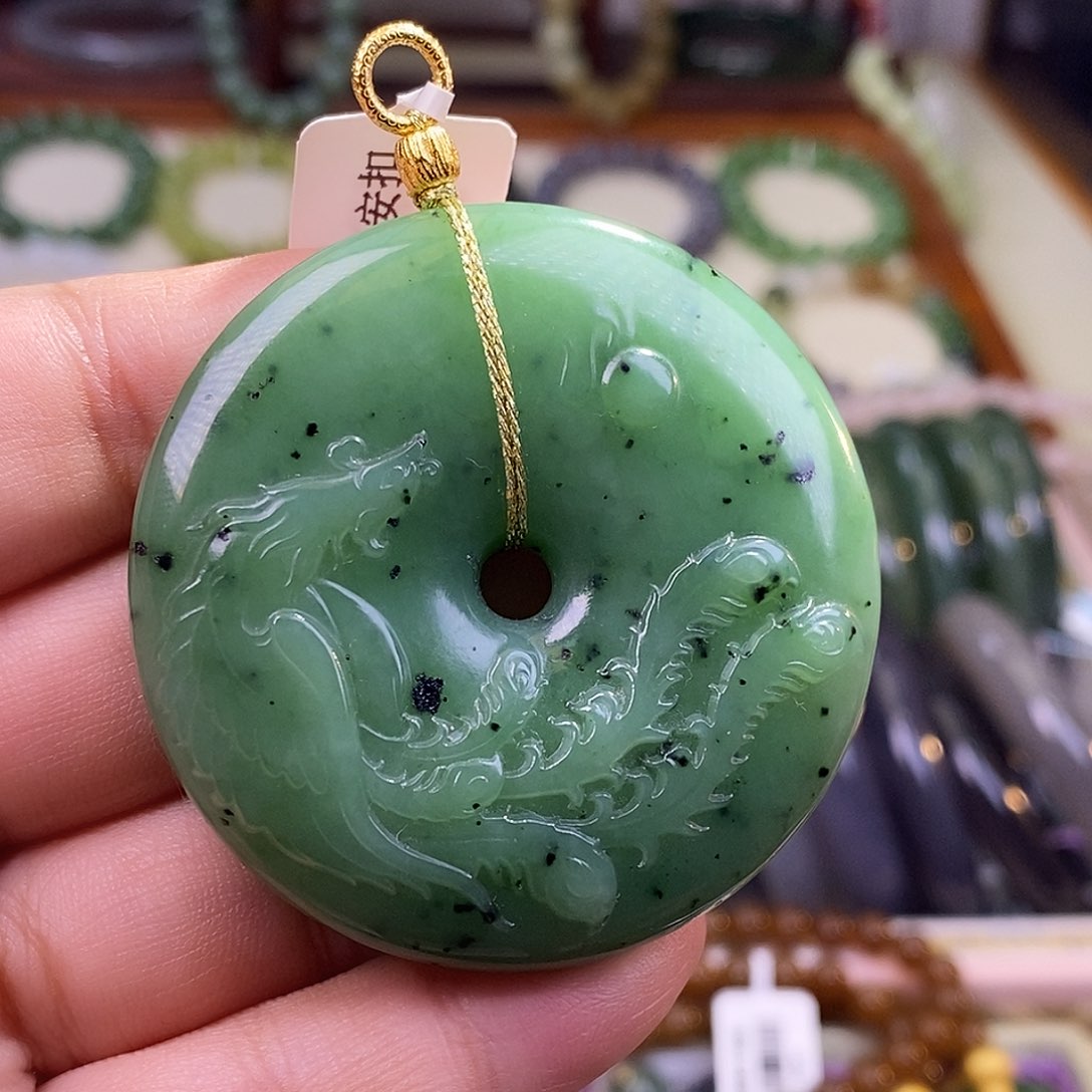 颈饰未镶嵌和田玉乌兰海猕猴桃老料凤凰平安扣吊坠