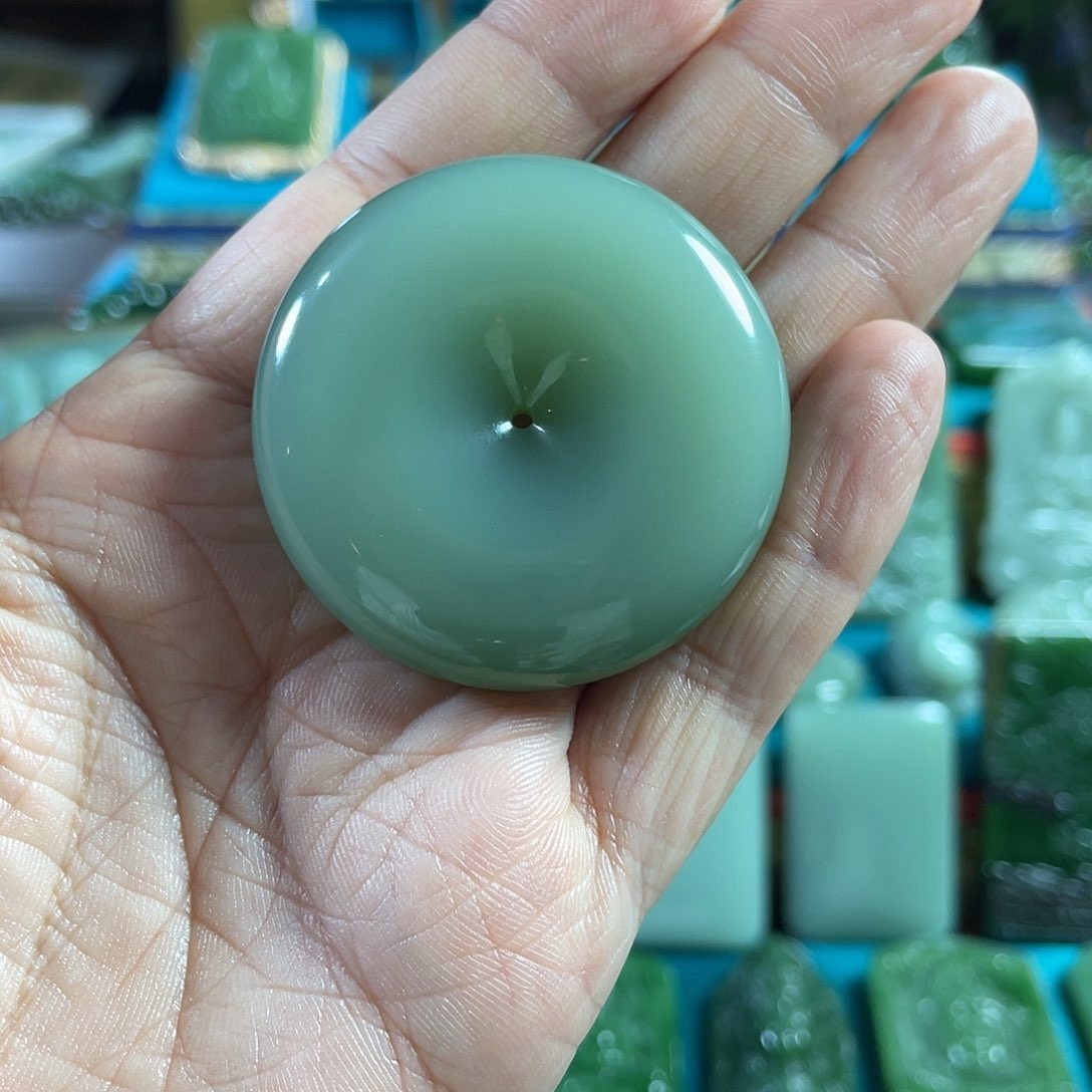 和田玉颈饰未镶嵌叶***秋