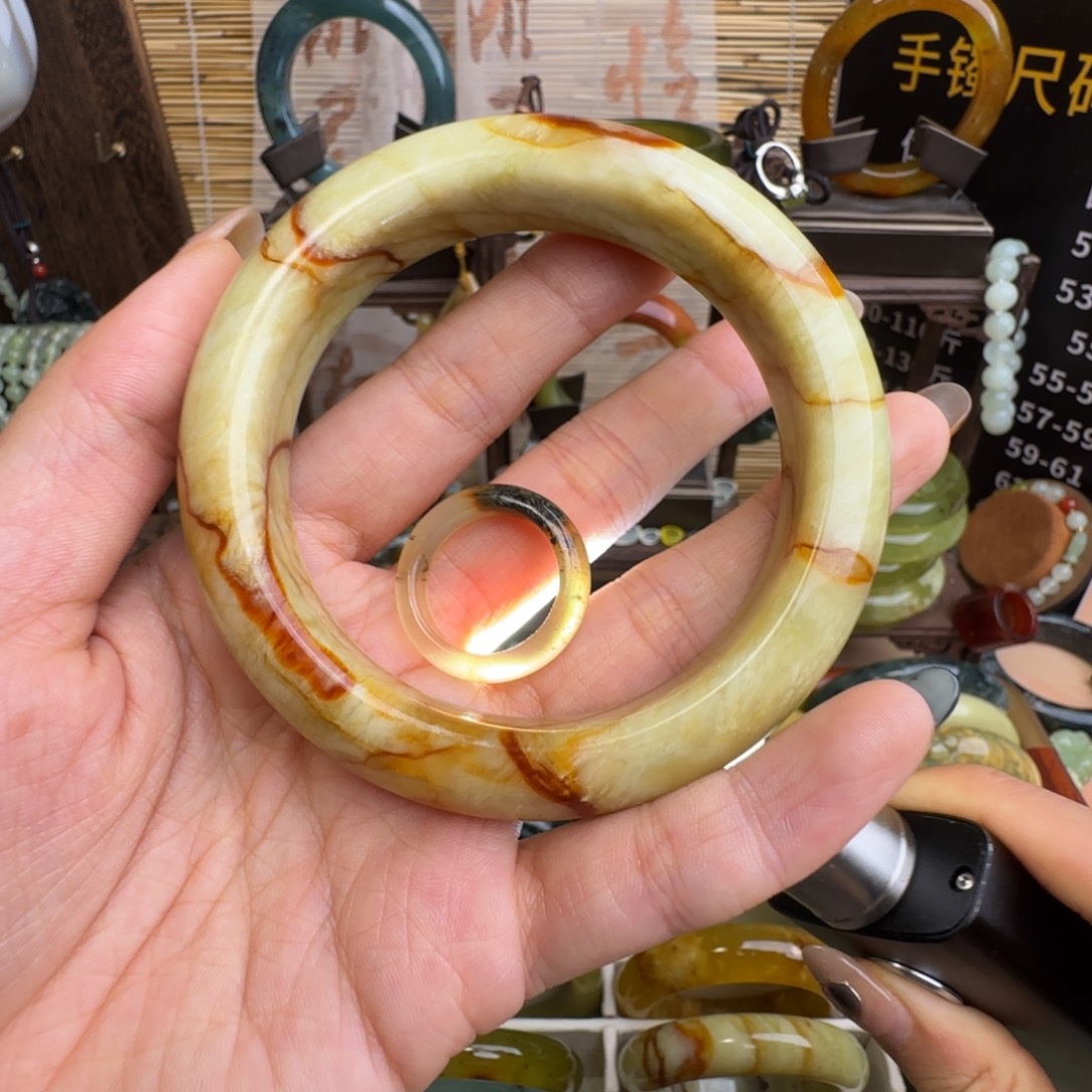 小****蛇纹石玉未镶嵌手镯