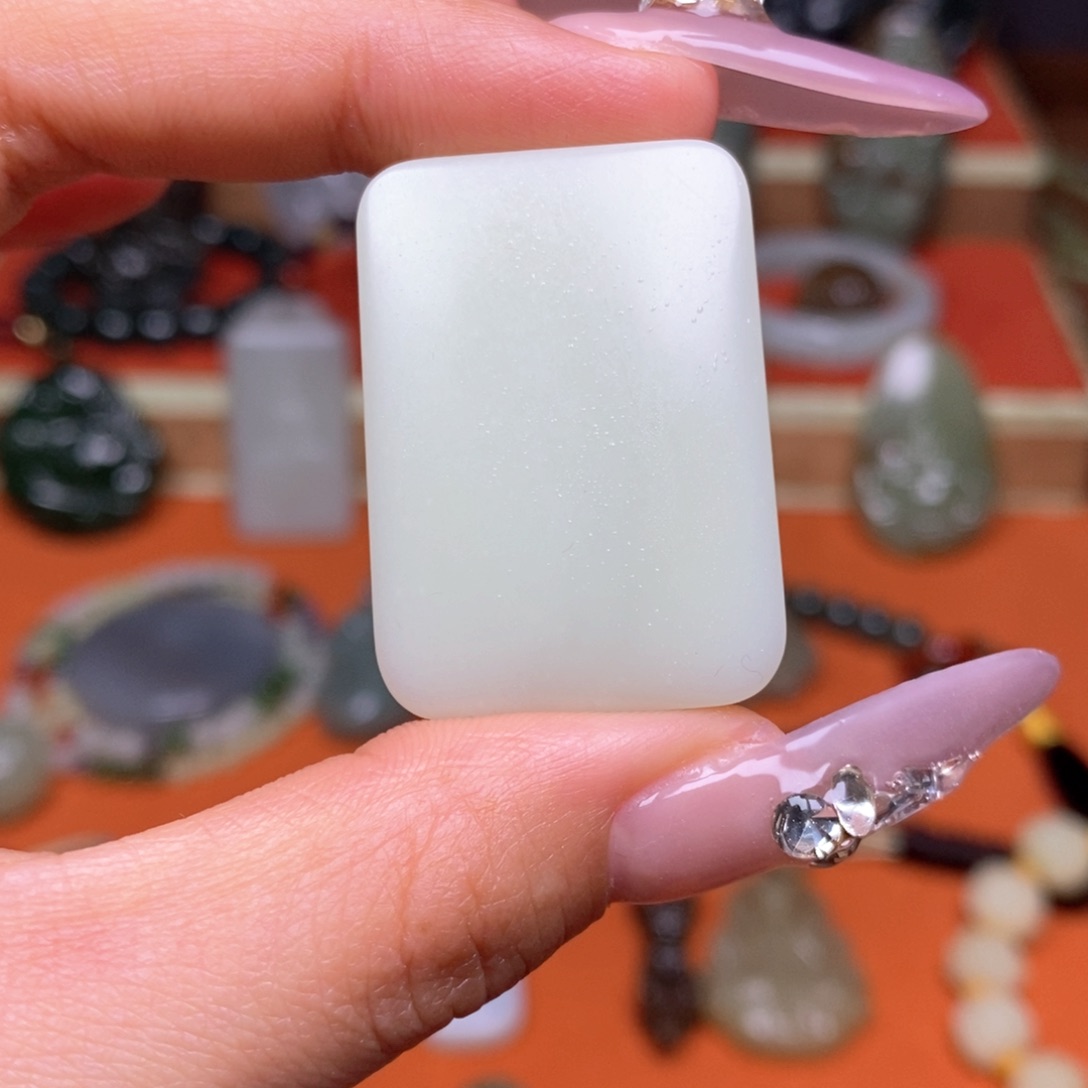 和田玉颈饰未镶嵌顺***吧