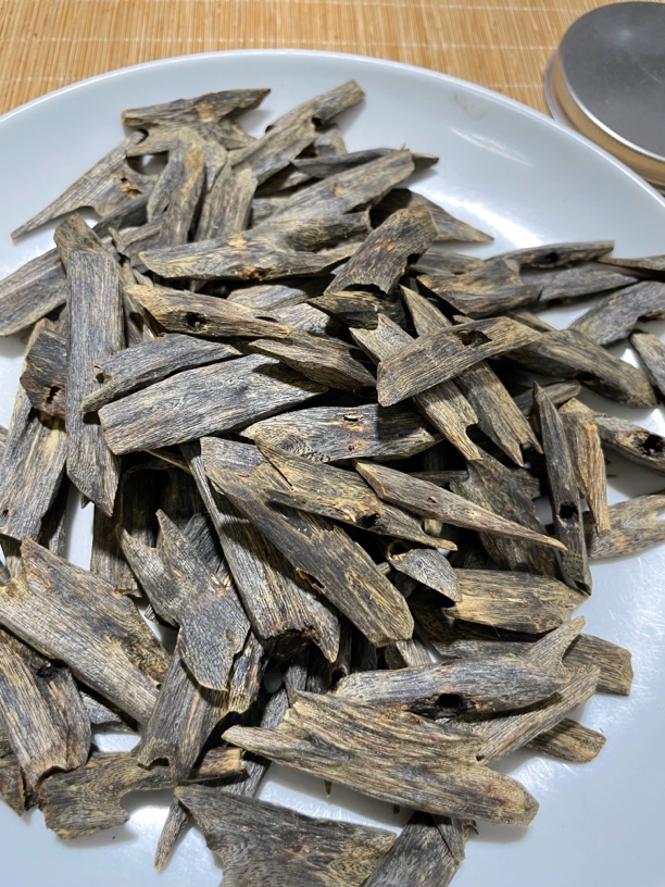 沉香木树心油熏香块料50克多样性发货