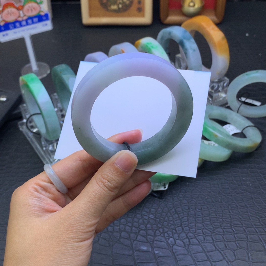 定制翡翠未镶嵌翡翠手镯