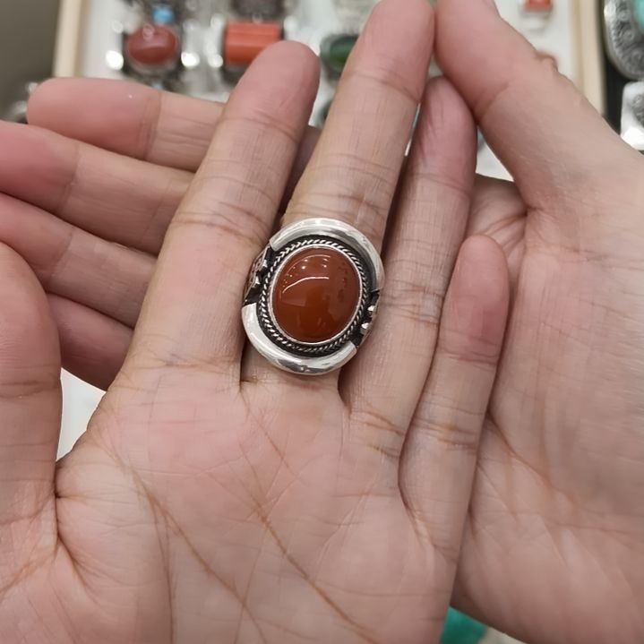 南红玛瑙足银镶嵌戒指