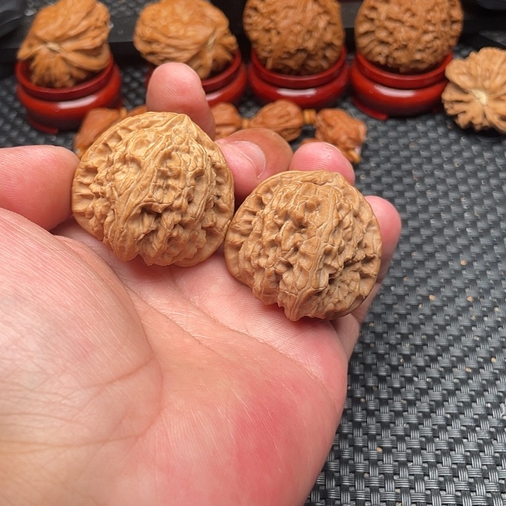 哈***哈把件文玩核桃三角白40尺