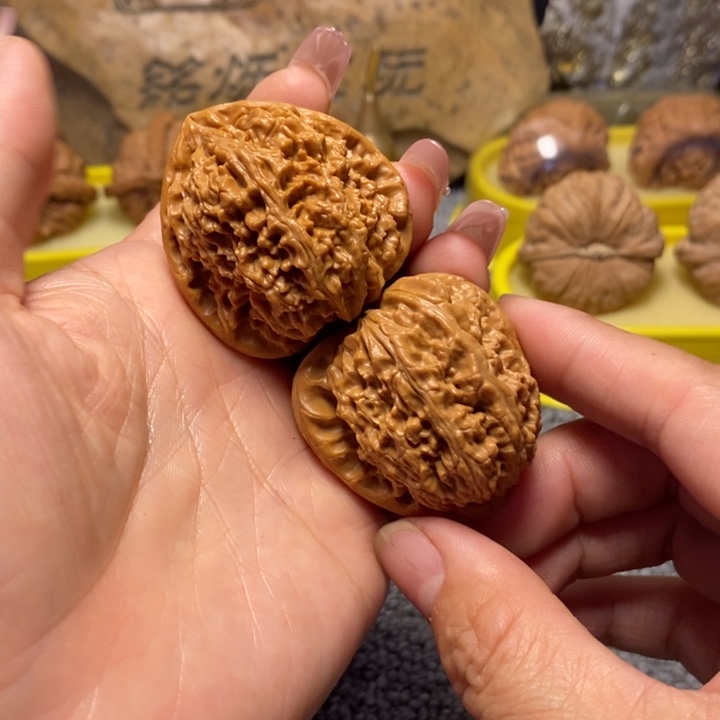 桃核把件39高桩三角白