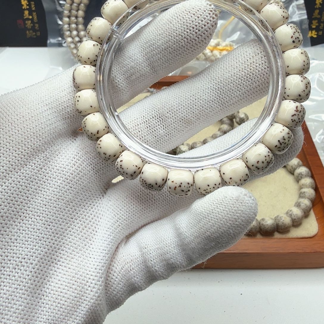 星月菩提吊坠?*?17糯冰河豚9左右单圈