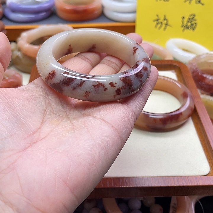 未镶嵌手镯石英质玉?****?