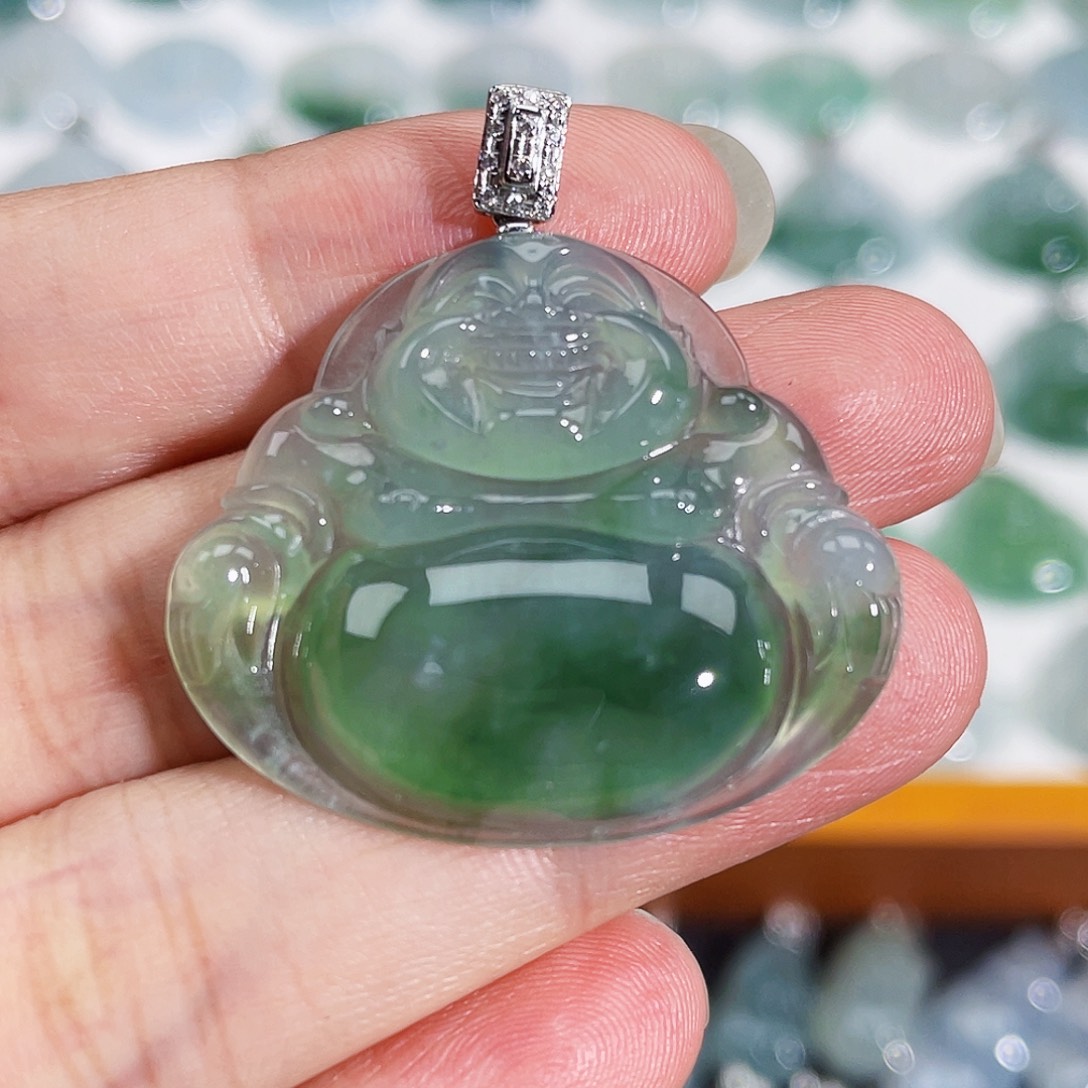 颈饰18K金镶嵌翡翠吊坠