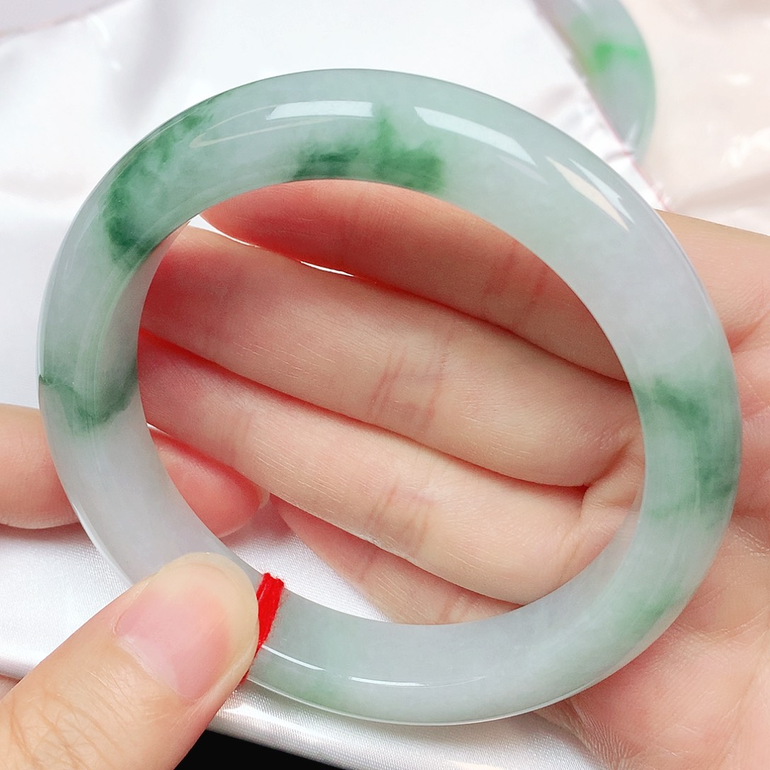 翡翠手镯未镶嵌抖音315，62圈