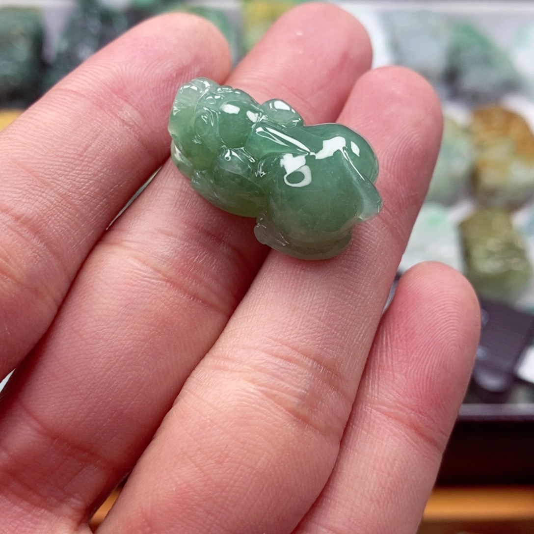 翡翠颈饰未镶嵌翡翠