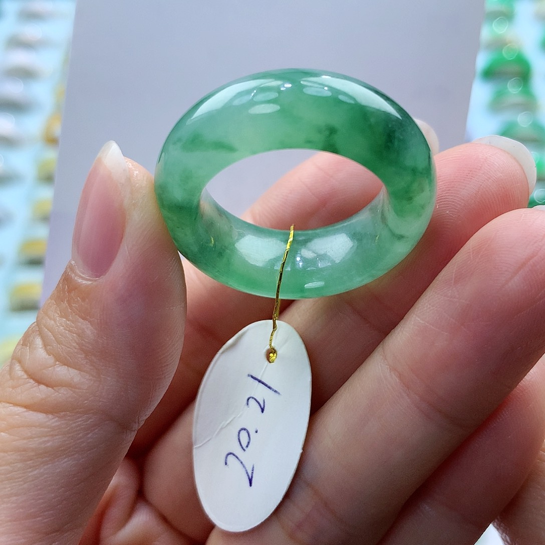 翡翠戒指未镶嵌2021圈